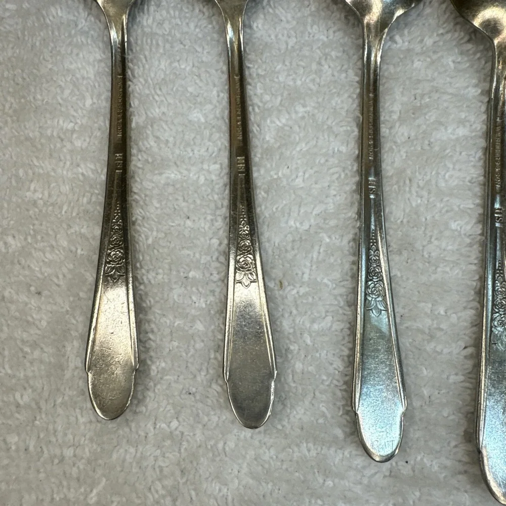 7 Vintage Wm Rogers & Son Gardenia Silverplate Flatware Teaspoons